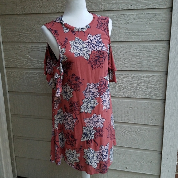 Others Follow Jolene Flutter sleeve cold shoulder - Picture 4 of 8